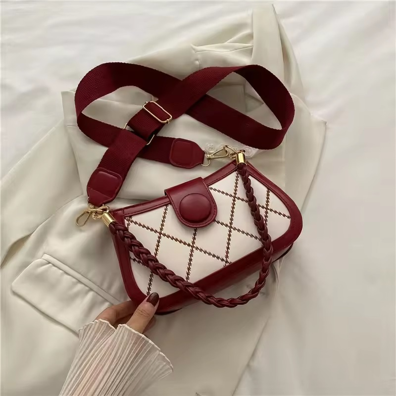 Rhombic Woven Design Strap Shoulder Bag